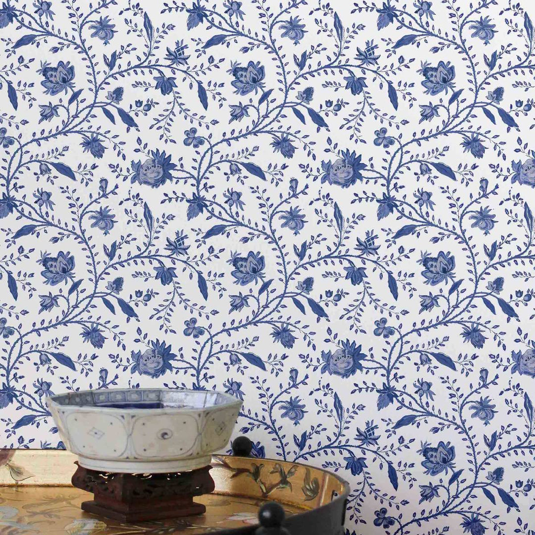 Indienne Floral Wallpaper - Delft Blue, flat lay of the repeating pattern