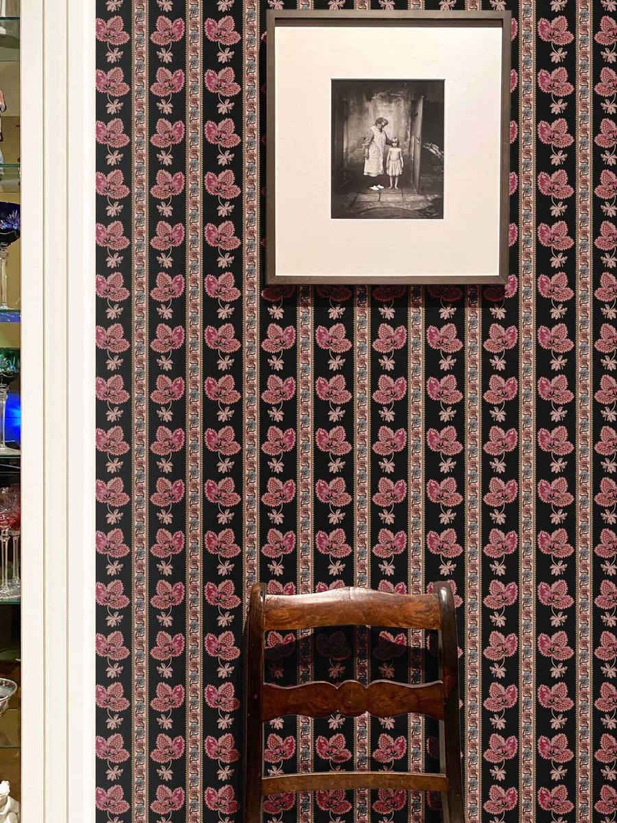 Serafina Stripe Wallpaper - Onyx Black
